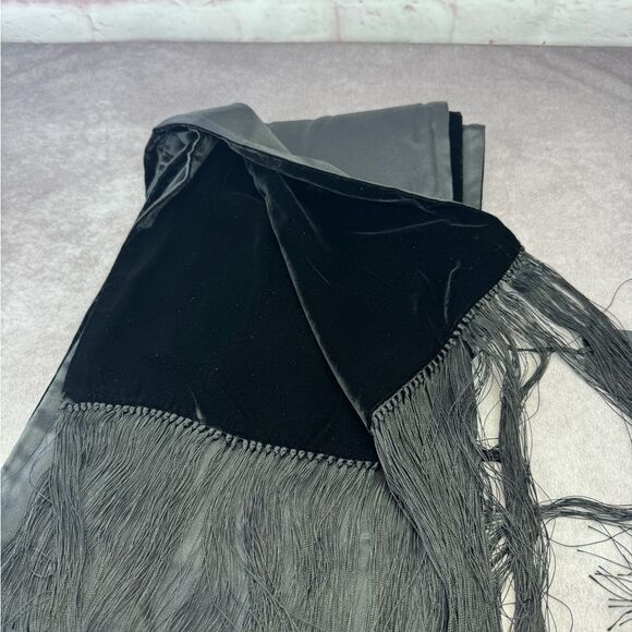 Gucci NWT Crystal Script Logo Velvet & Satin Fringe Scarf - Picture 7 of 10